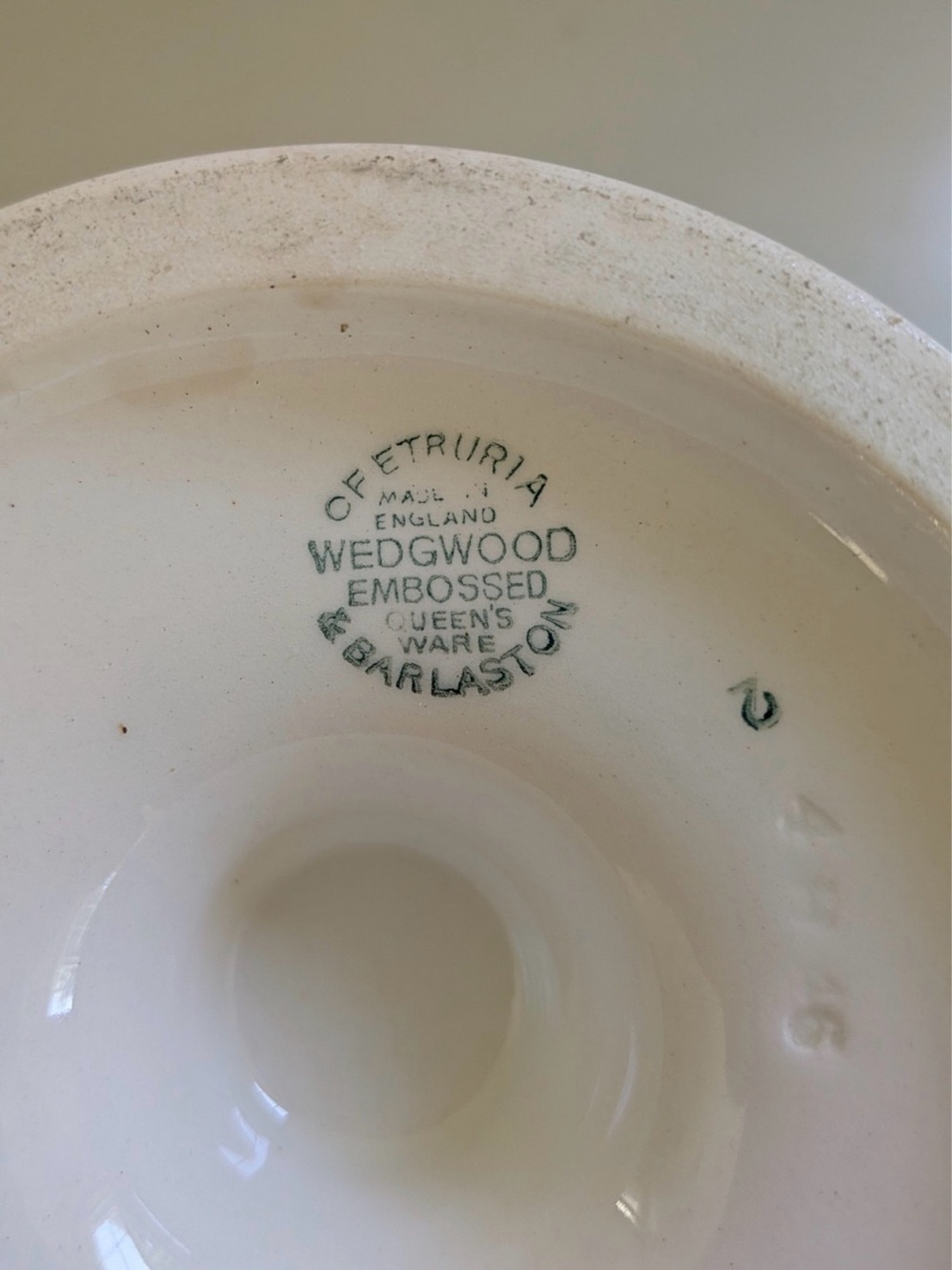 Vintage Wedgwood of Etruria & Barlaston Vase Embossed Queens Ware - Picture 2 of 3